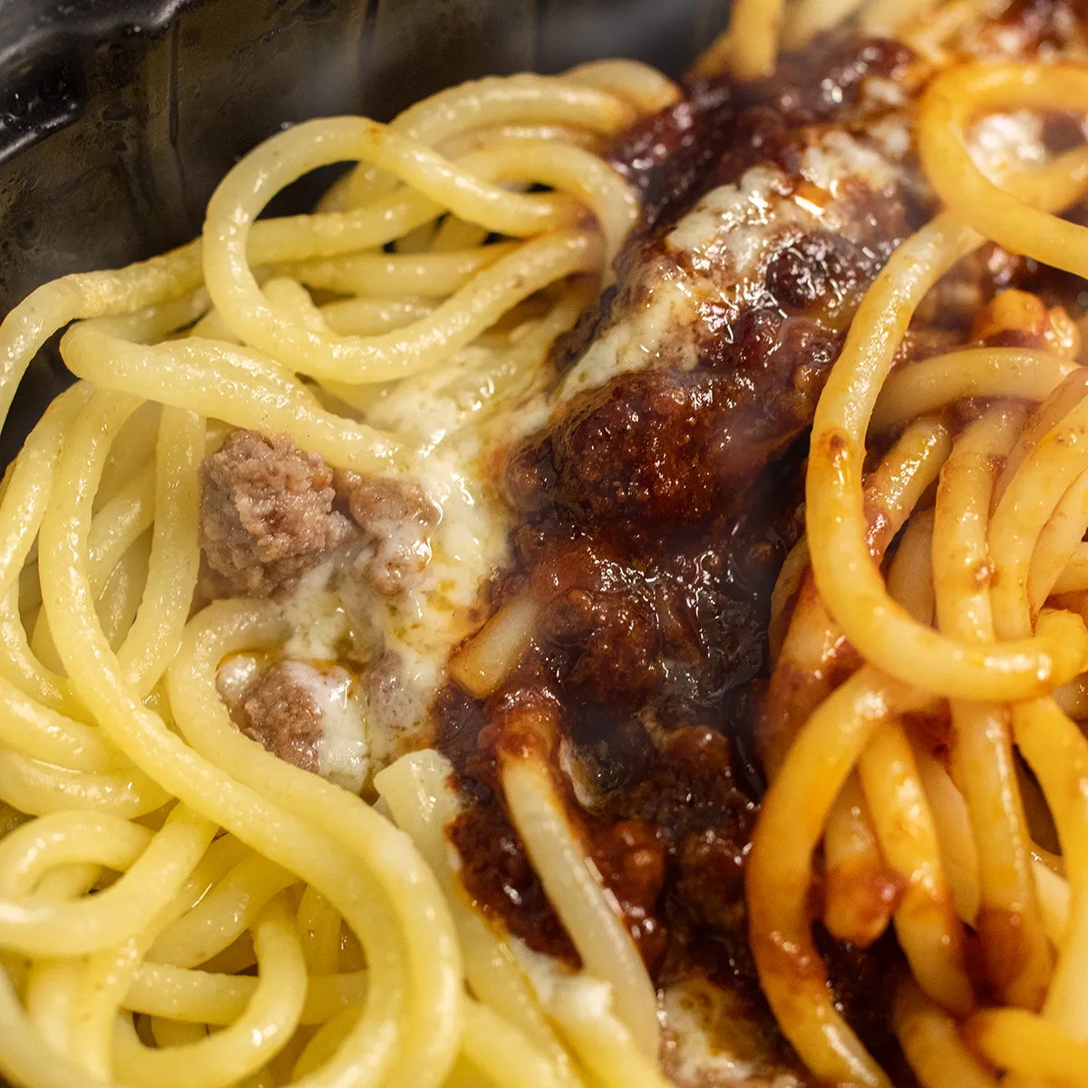 ゴロゴロとしたひき肉が確認できるトッピング部